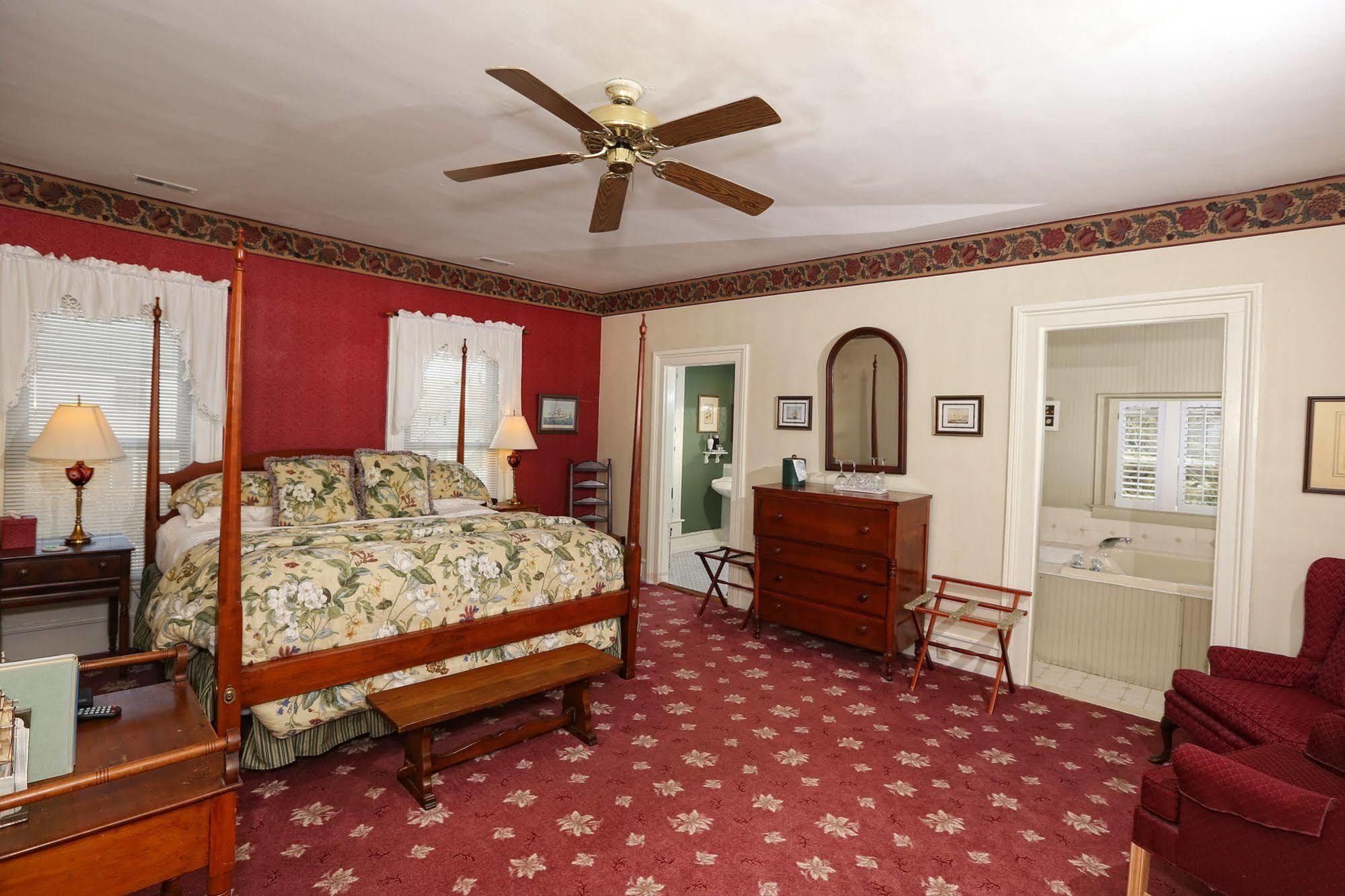 Pecan Tree Inn Beaufort Экстерьер фото